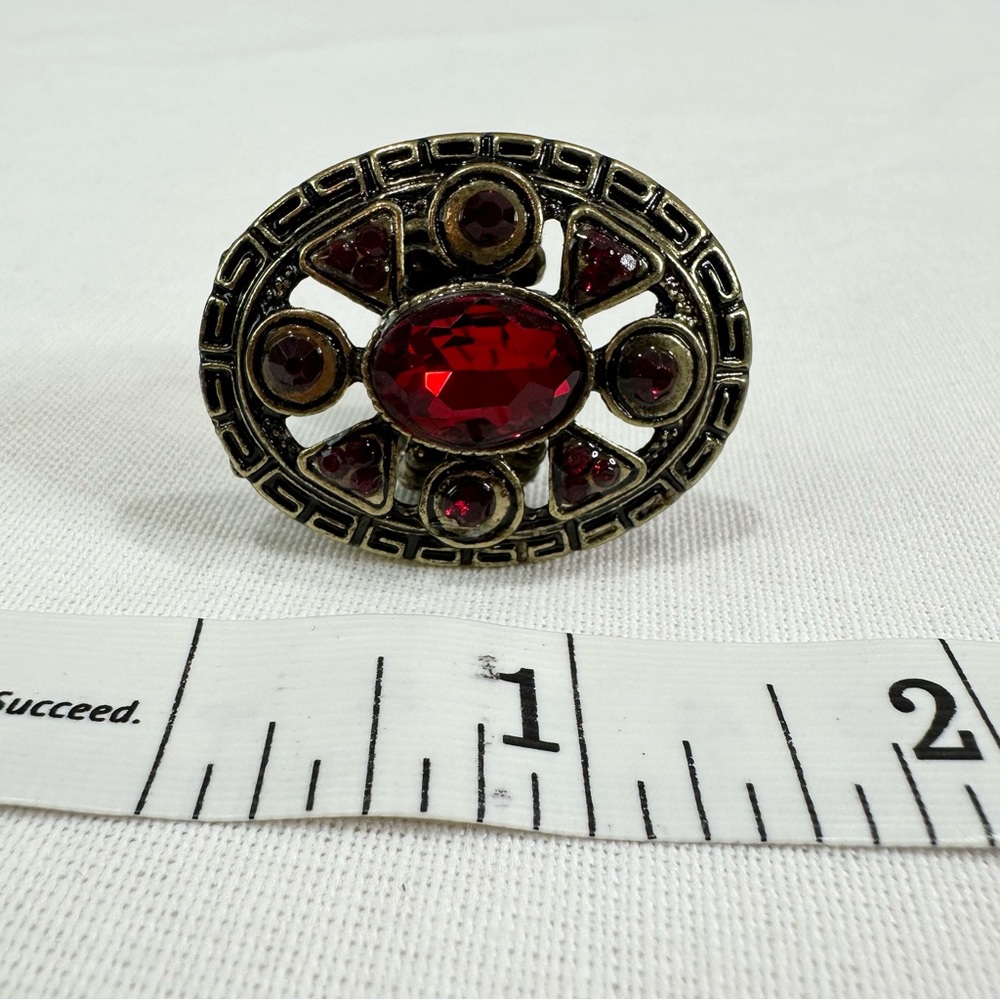 ๐ STRETCH RING RED JEWEL CENTER ACCENTED STONES IN GOLD TONE NWOT FASHION GLAM - Picture 7 of 7